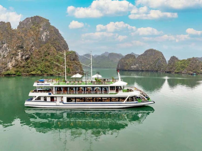 2-Day: Hanoi - Ninh Binh - Halong Bay Luxury Cruise - Day 1: Hoa Lu, Trang An sampans, and the climb to Mua Cave