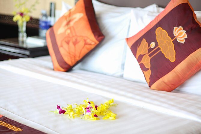 3-Day Halong Bay Cruise on the Starlight - Luxury cabin reality: Jacuzzi time beats boat fatigue