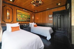 All-inclusive in Lan Ha Bay for 2Days 1 Night with many options - Onboard life: meals, welcome touches, and how the schedule stays organized