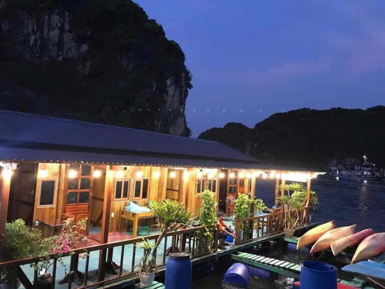 CAT BA :2D1N Lan Ha bay-Ha Long bay with Plankton Excursion - Day One: Floating fishing life, cave kayaking, then Cam Lagoon swimming