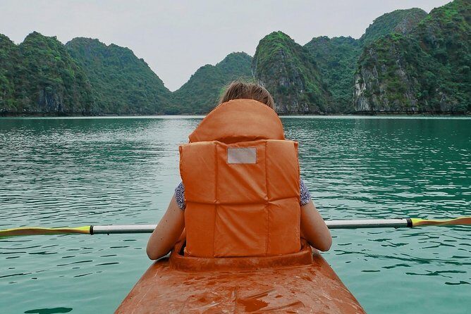 Excursion to Ha Long Bay with Titop Island and kayaking in Luon Cave - Boarding the traditional junk: what you really get on the water