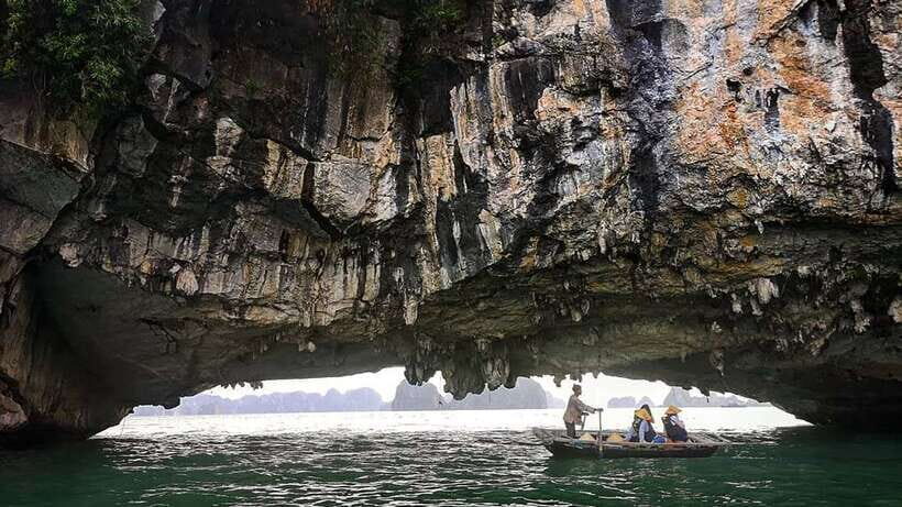 From Hanoi: 1 -Day Halong Bay Cruise With Big & Small Groups - Getting back to Hanoi: the end of a full day