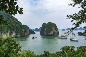 Halong Bay Cruise Luxury Full Day Tours - Kayaking and Optional Extras: Your Choice, Your Pace