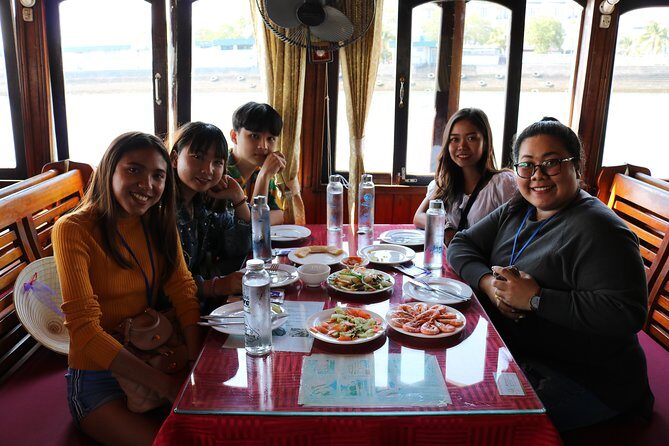 Halong Islands, Caves, Kayak, Lunch day tour w Dragonfly Cruise - Ba Hàng Water Time: Kayak or Bamboo Boat Choice
