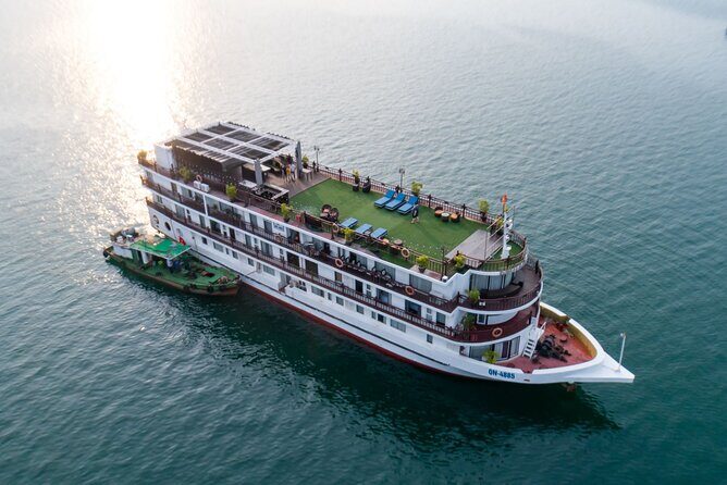 Orchid Cruises 2Days/1Night 5 Star Cruises - Meals and the Spring Roll Cooking Class: Food as Part of the Fun